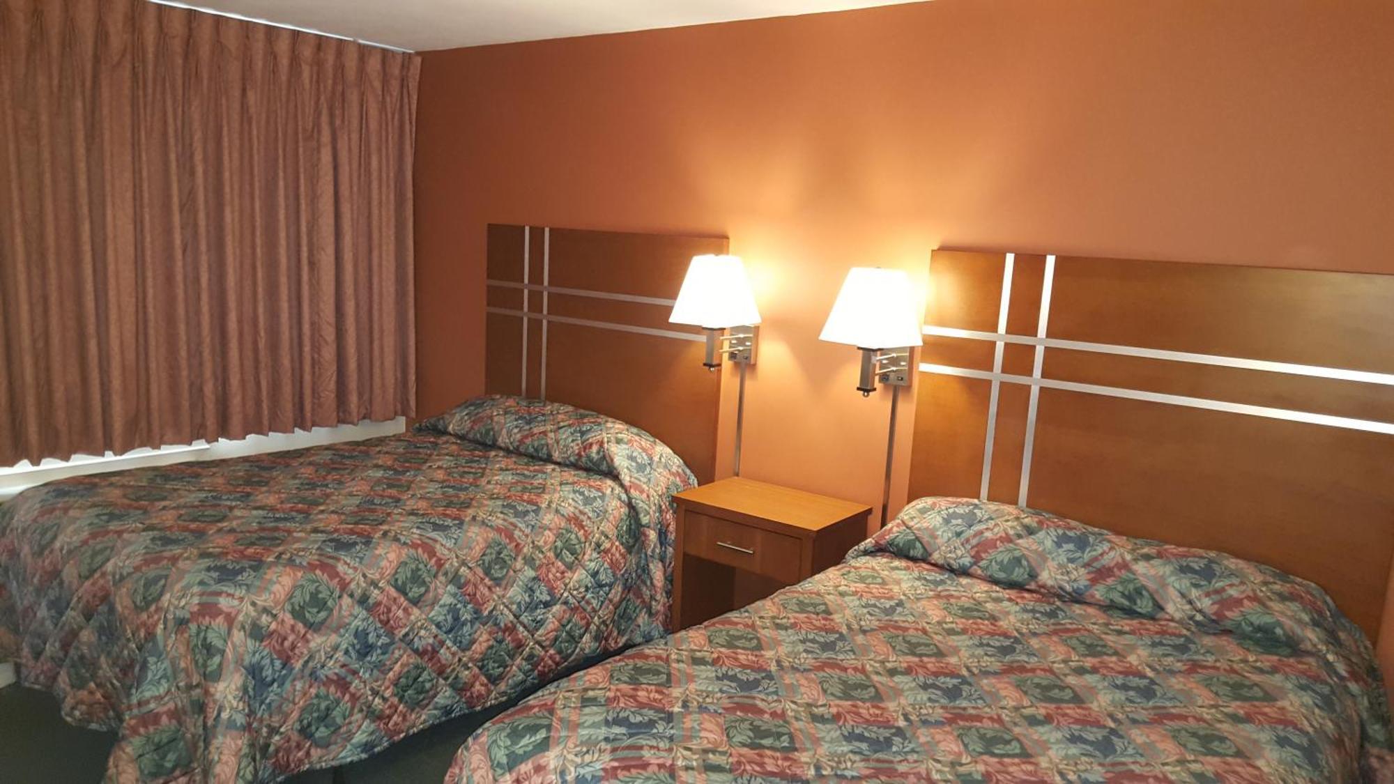 Travelers Lodge Marshall Room photo