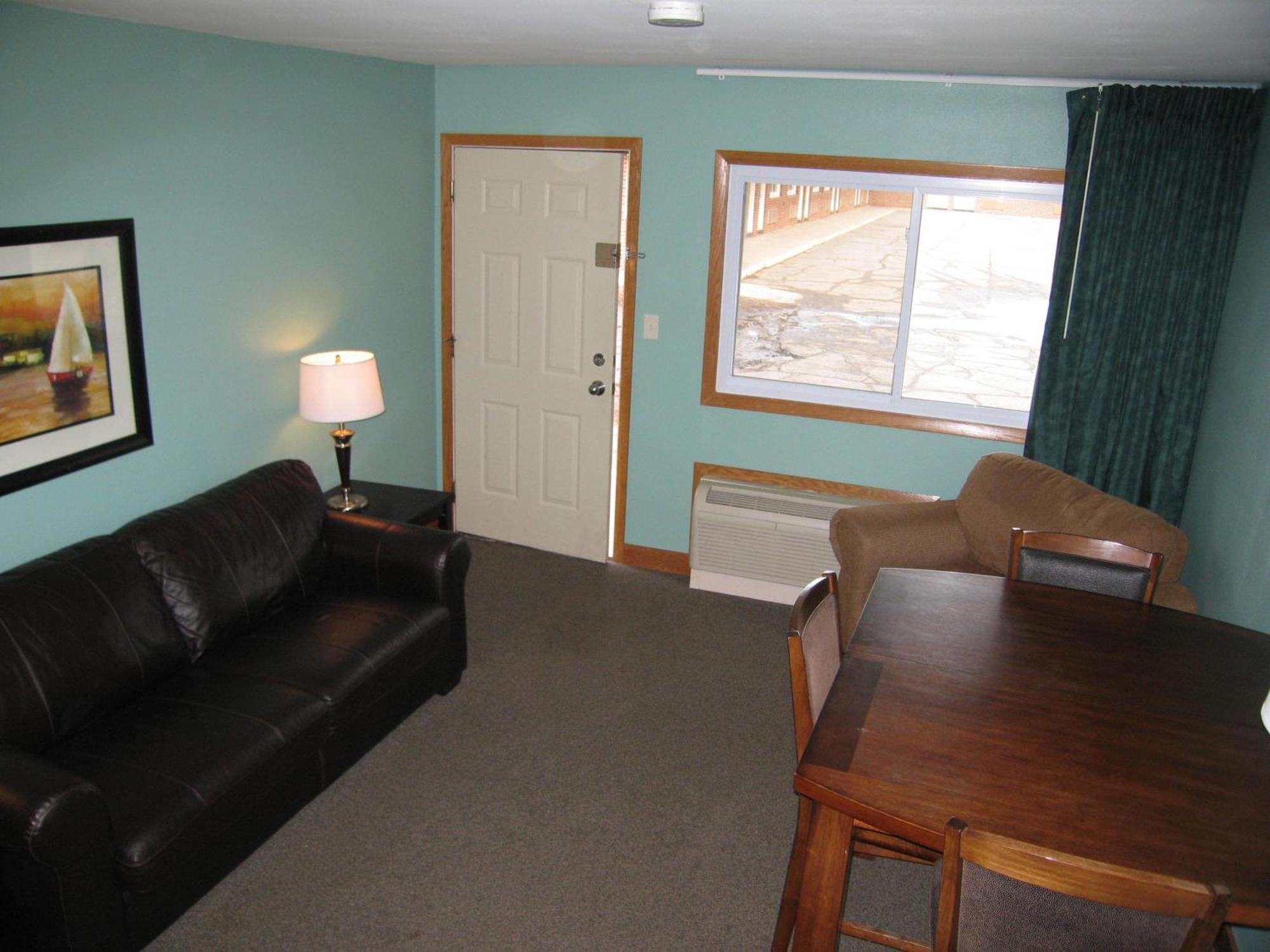 Travelers Lodge Marshall Room photo