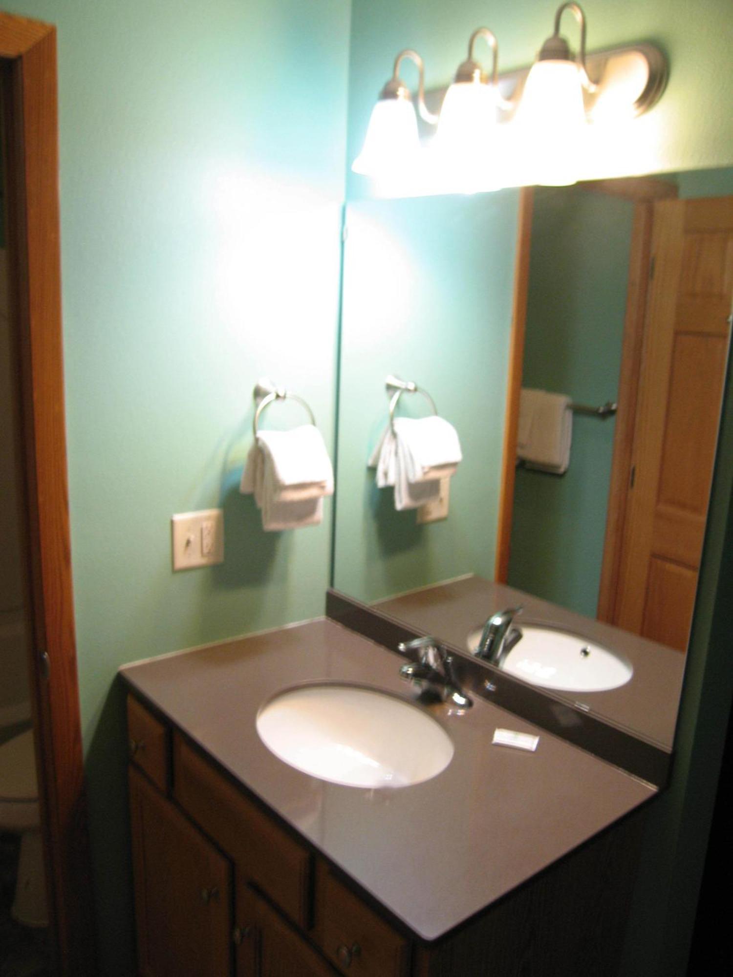 Travelers Lodge Marshall Room photo