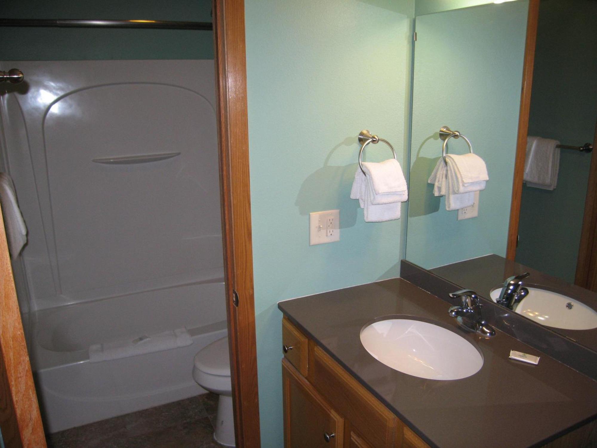 Travelers Lodge Marshall Room photo